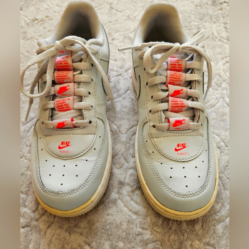 2 pairs of kid's shoes, size 2.5